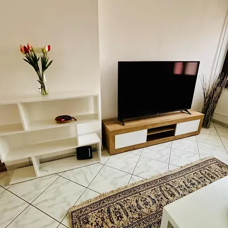 Bright Three-room 250m From The Subway Daire *