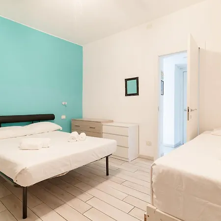 Guesthost - Spacious In Trenno