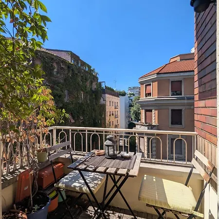 Apartament Charming With Balcony - Porta Romana Mediolan