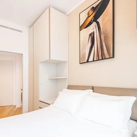 Michelangelo Moscova Golden House ميلان