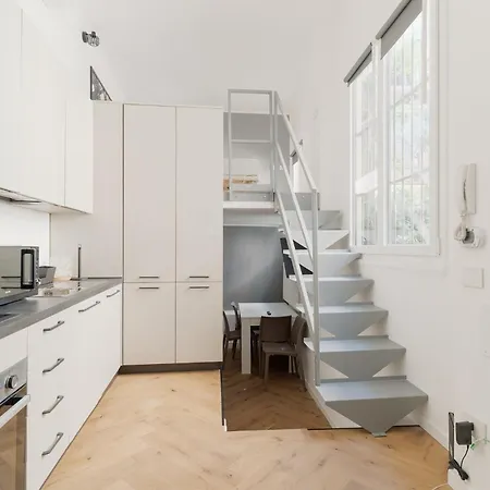 Guesthost - Brera Modern