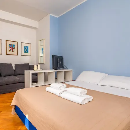 Charming With Balcony & Wi-fi * Milán