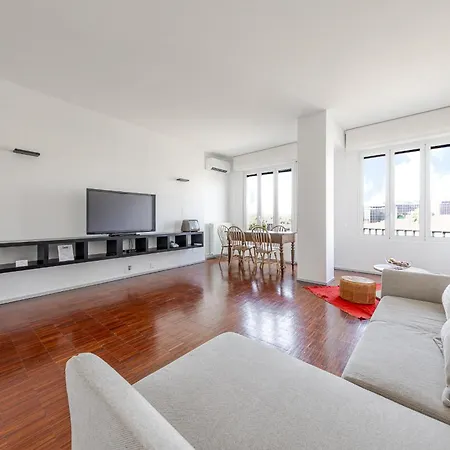One Bedroom In The Heart Of Lägenhet Milano