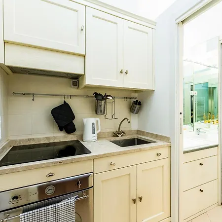 Loft With Private Garden At Navigli شقة ميلان