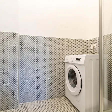 70 Mq Station 100 Mt Apartment *