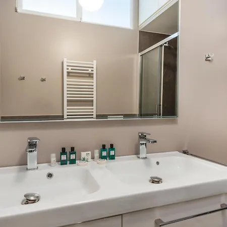 Daire Duomo B - Panoramic Two Bedrooms Milano