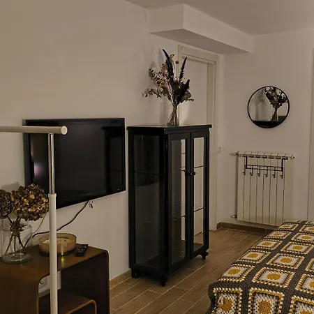 Dergamura Place * Milánó