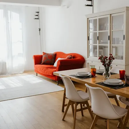 Guesthost - Mecenate Bright * Milan