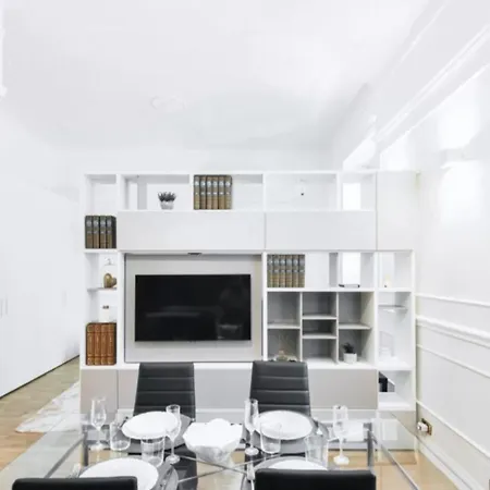 アパート Aquileia - Stylish Loft Close To Navigli - Metro M4 Coni Zugna & Sant'ambrogio ミラノ