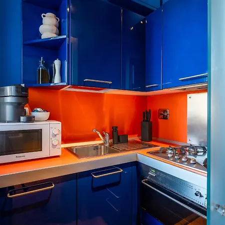 Spacious Design Flat At Navigli At 15 Min From Duomo *