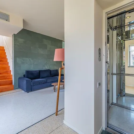 Penthouse Center & Garage Milánó