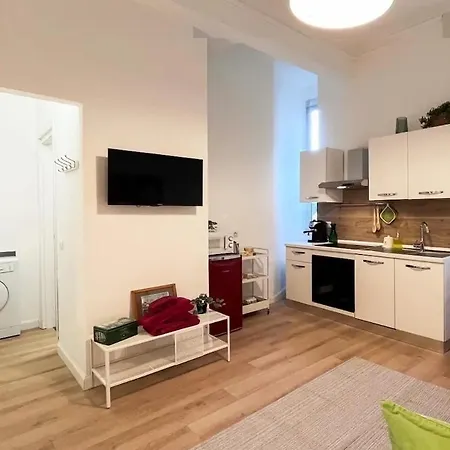 Navigli District Милан