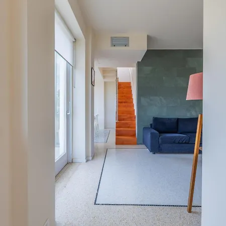 Penthouse Center & Garage * Milánó