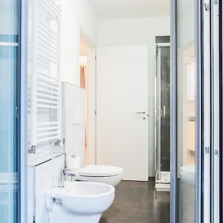 Isola Living - M3-m5 Zara Subway Apartment