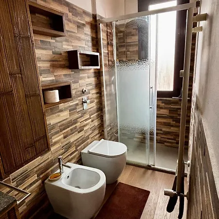 Daire Bright Three-room 250m From The Subway Milano