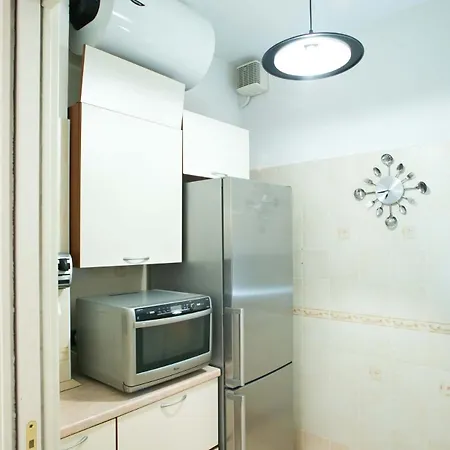 Cozy 5 Posti Letto - 15 Minuti Dal Duomo - Metro M1 A 4 Minuti - Ac - Wifi - Netflix Daire *