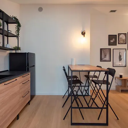 Xenia - 2rooms In Via Petrella 4 E ميلان