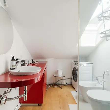 Guesthost - Darsena Bright Lägenhet *