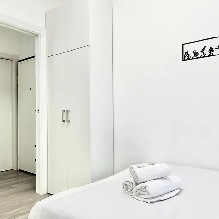 Cozy House A Few Steps From The Metro And Duomo Apartament Mediolan