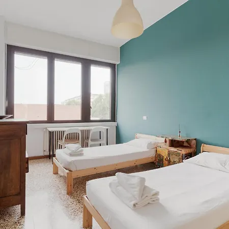 Guesthost - Farini For 6 People *