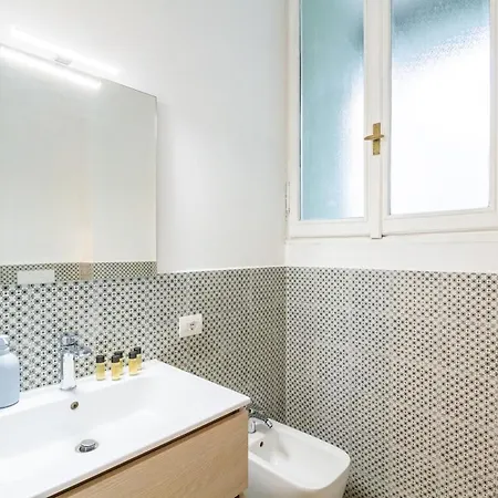 Apartment 70 Mq Station 100 Mt