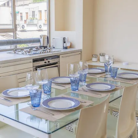 Penthouse Center & Garage Apartman Milánó