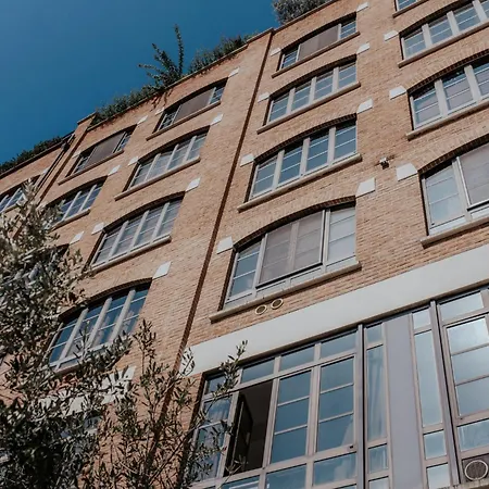 Guesthost - Mecenate Bright Apartment Milan