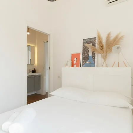 Guesthost - M2 Sant'agostino Bright Apartamento