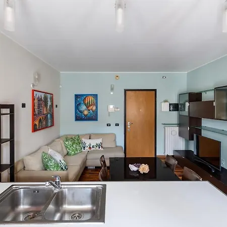 Elegant Retreat With Sunny Terrace & Excellent Metro Links 公寓