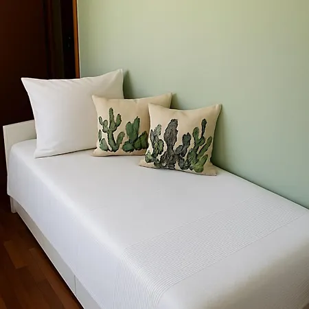 公寓 Elegant Retreat With Sunny Terrace & Excellent Metro Links *