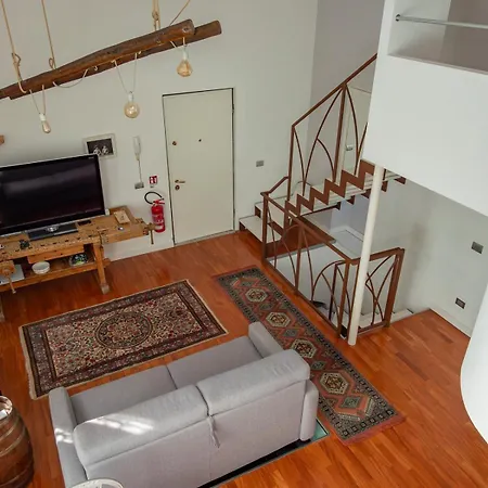 I-host - Nino Bixio 29