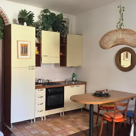 Station-bosco Verticale Cozy & Elegant מילאנו