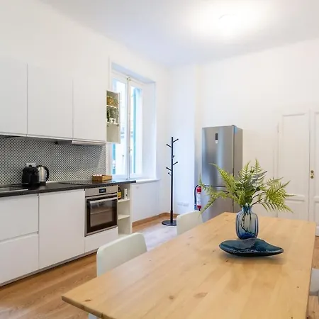 70 Mq Station 100 Mt Apartment Milan