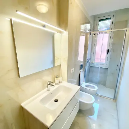 Lejlighed Penthouse With Panoramic Terrace-8 Minutes From The Duomo