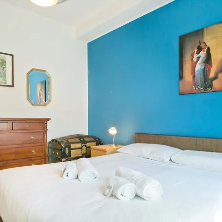 Cozy 5 Posti Letto - 15 Minuti Dal Duomo - Metro M1 A 4 Minuti - Ac - Wifi - Netflix Daire *