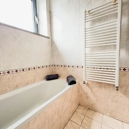 Large With Terrace Appartement