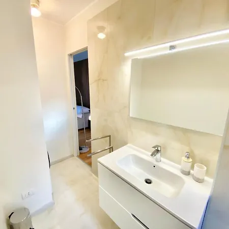 Penthouse With Panoramic Terrace-8 Minutes From The Duomo Milano