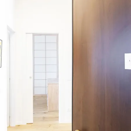 Easylife - - Sammartini 35 - Milan