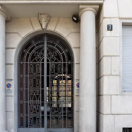 Piazzale Lodi - Trilocale In Porta Romana Lägenhet