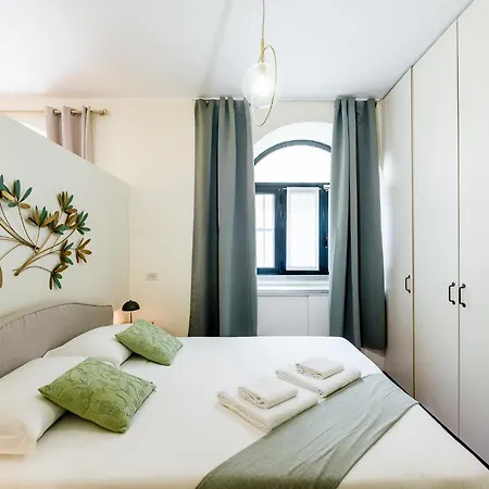 شقة Loft With Private Garden At Navigli