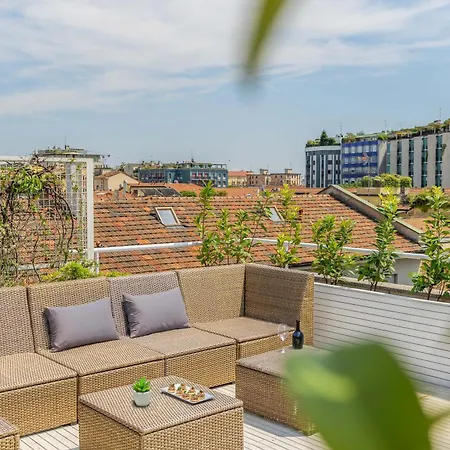 Penthouse With Terraces, Jacuzzi & Garage Daire