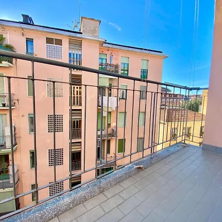 Penthouse With Panoramic Terrace-8 Minutes From The Duomo شقة ميلان