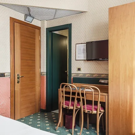 Des Etrangers Μιλάνο