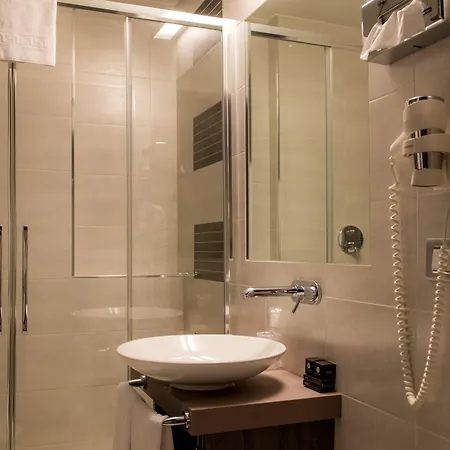 Mentana, By R Collection 4*