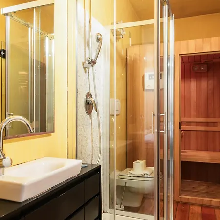 Youhosty - Luxury Town House