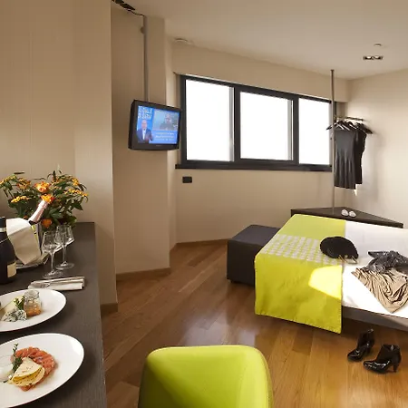 Otel Western The Hub Milano