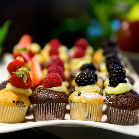 Western The Hub Otel 4*