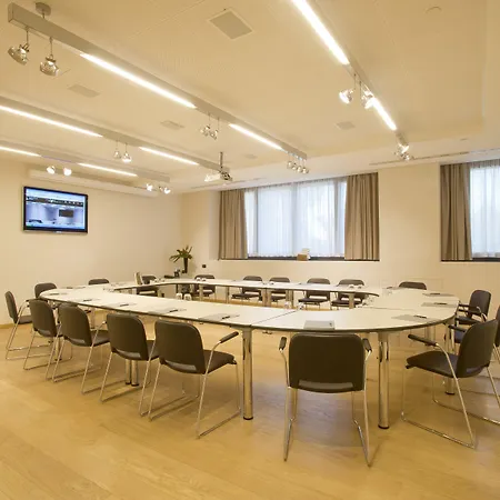 Otel Western The Hub Milano