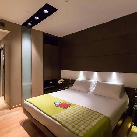 Otel Western The Hub