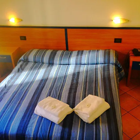 Hotel Iride Stazione Lambrate Studi 2*